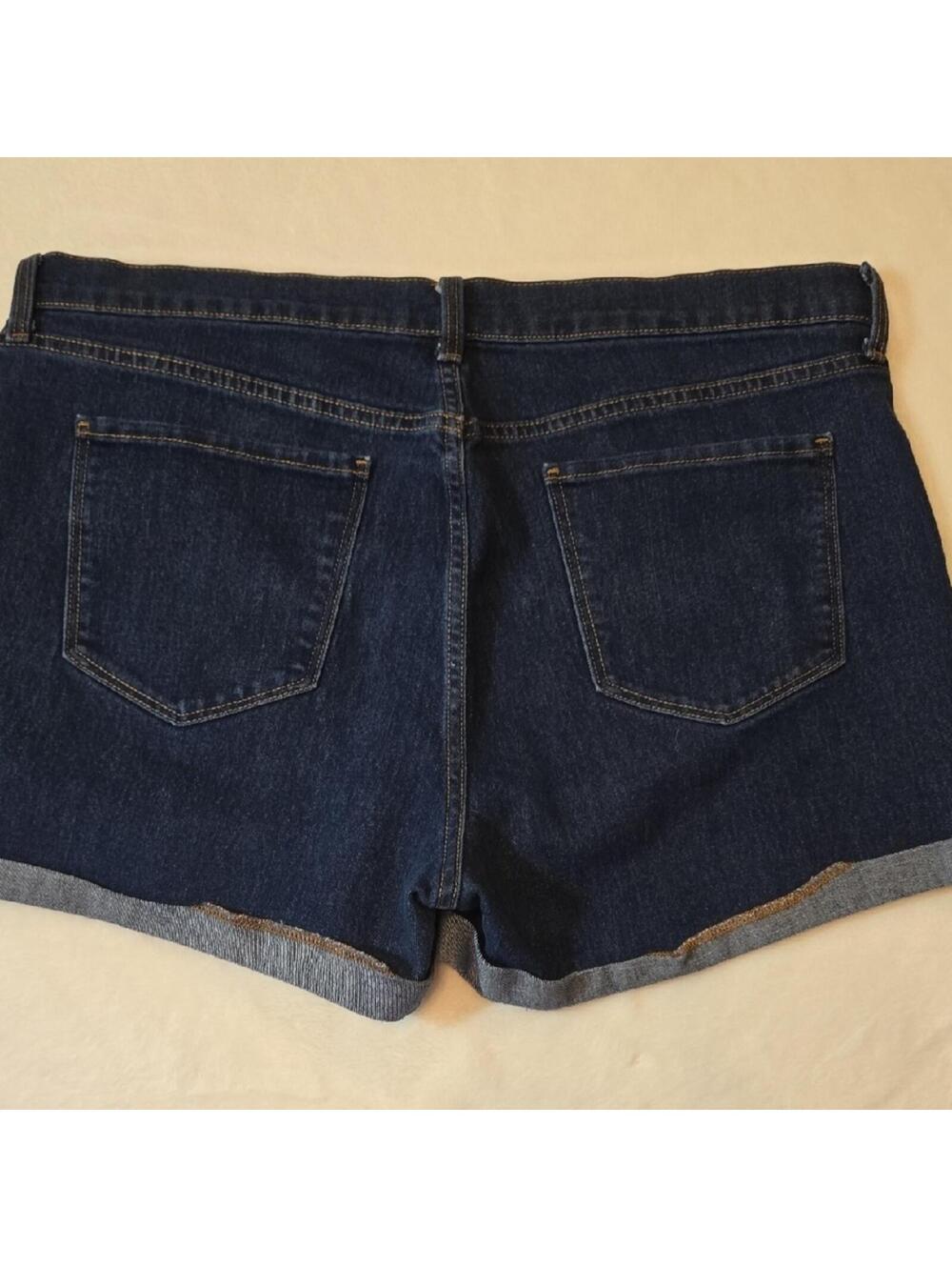 🎇 Old Navy Dark Blue Cuffed Jean Shorts Size 16 - Picture 3 of 5